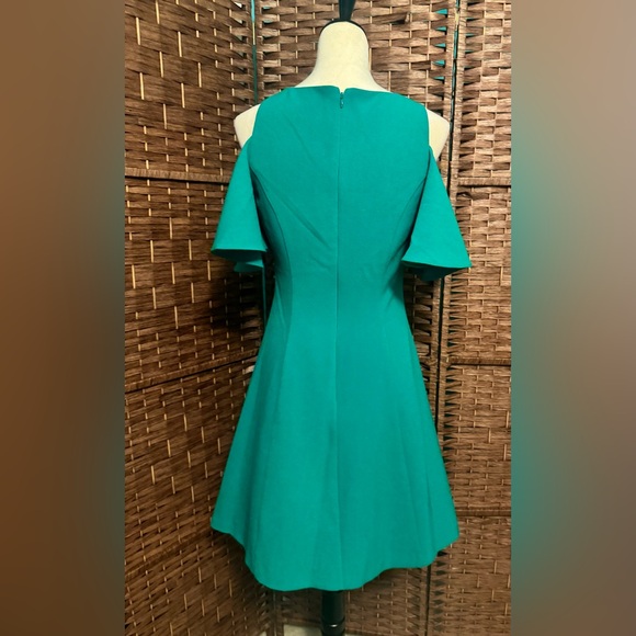 Eliza J 6 Green Dress Exposed Shoulders Off Shoulder Sleeves - Picture 10 of 14